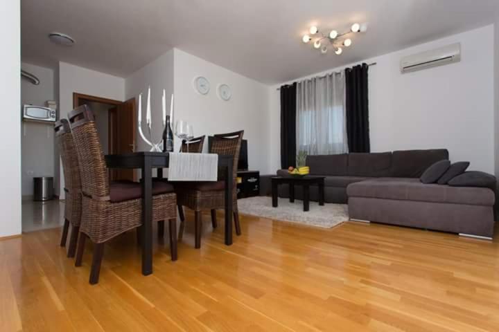 Apartman Mila Kaštela Eksteriør bilde